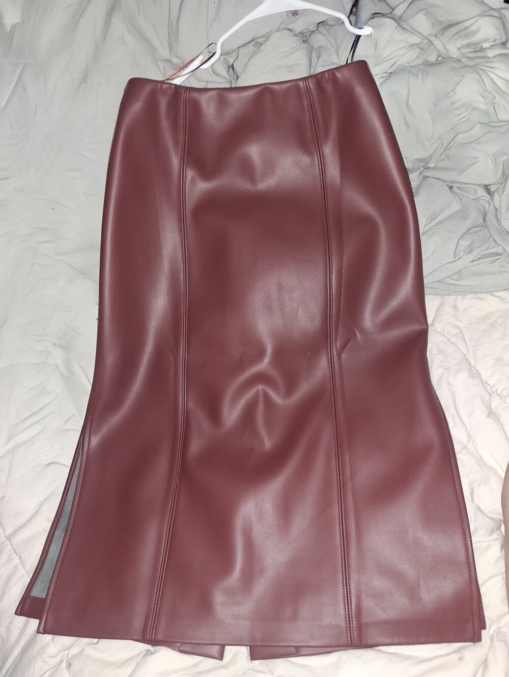 Banana Republic Vegan Leather Midi A-Line Skirt In Vino Rosso Sz. 6 - Picture 6 of 8